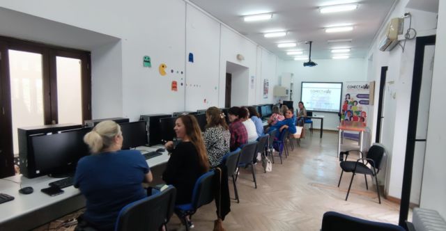 🚀 ¡Comienzan las formaciones de 🅒🅞🅝🅔🅒🅣🅐🅓🅐🅢 en 𝑨𝒛𝒖𝒂𝒈𝒂 con 3 nuevos talleres! 💜 

Seguimos formando a mujeres que quieren mejorar en el mundo digital cada día.👩🏼‍🦳👩🏽‍🦱👩🏻‍🦰

𝐒𝐢 𝐪𝐮𝐢𝐞𝐫𝐞𝐬 𝐦𝐚𝐧𝐞𝐣𝐚𝐫𝐭𝐞 𝐞𝐧 𝐞𝐥 𝐞𝐧𝐭𝐨𝐫𝐧𝐨 𝐝𝐢𝐠𝐢𝐭𝐚𝐥 𝐜𝐨𝐧 𝐬𝐨𝐥𝐭𝐮𝐫𝐚, 𝐚𝐩𝐫𝐞𝐧𝐝𝐞𝐫 𝐬𝐨𝐛𝐫𝐞 𝐚𝐩𝐥𝐢𝐜𝐚𝐜𝐢𝐨𝐧𝐞𝐬, 𝐢𝐧𝐭𝐞𝐥𝐢𝐠𝐞𝐧𝐜𝐢𝐚 𝐚𝐫𝐭𝐢𝐟𝐢𝐜𝐢𝐚𝐥, 𝐬𝐞𝐫 𝐢𝐧𝐝𝐞𝐩𝐞𝐧𝐝𝐢𝐞𝐧𝐭𝐞 𝐞𝐧 𝐭𝐮𝐬 𝐭𝐫𝐚́𝐦𝐢𝐭𝐞𝐬, obtener un título oficial de competencias digitales, y mucho más...¡únete a ConectadAs!

🧐𝑬𝒏𝒄𝒖𝒆𝒏𝒕𝒓𝒂 𝒕𝒖 𝒄𝒆𝒏𝒕𝒓𝒐 𝒅𝒆 𝑪𝒐𝒏𝒆𝒄𝒕𝒂𝒅𝑨𝒔 𝒎𝒂́𝒔 𝒄𝒆𝒓𝒄𝒂𝒏𝒐 𝒂𝒒𝒖𝒊́: https://www.conectadasextremadura.org/conectadas-extremadura/ 

#ConectadAs #empoderamientodigital